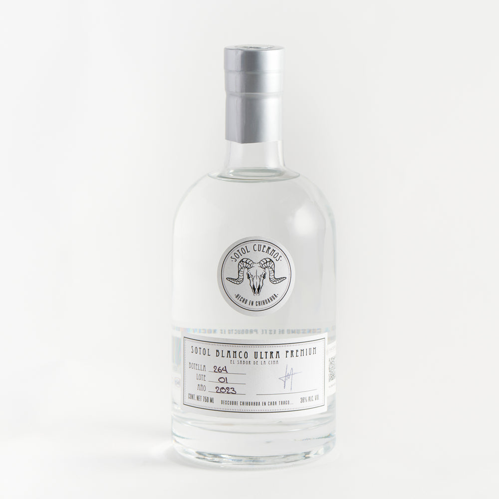 
                  
                    SOTOL CUERNOS Sotol Blanco Premium Chihuahua 750 ml  | 1 Botella
                  
                